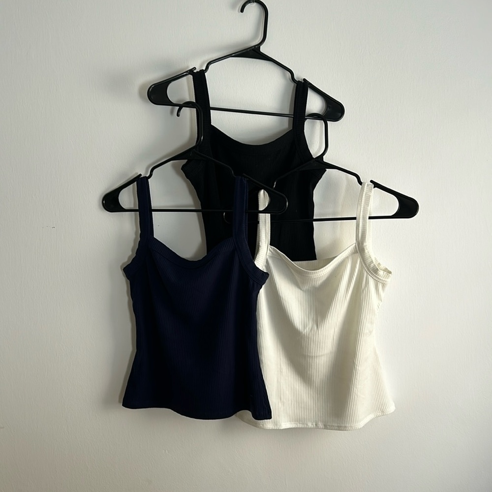3 for 1! Reformation tanks, M, like new